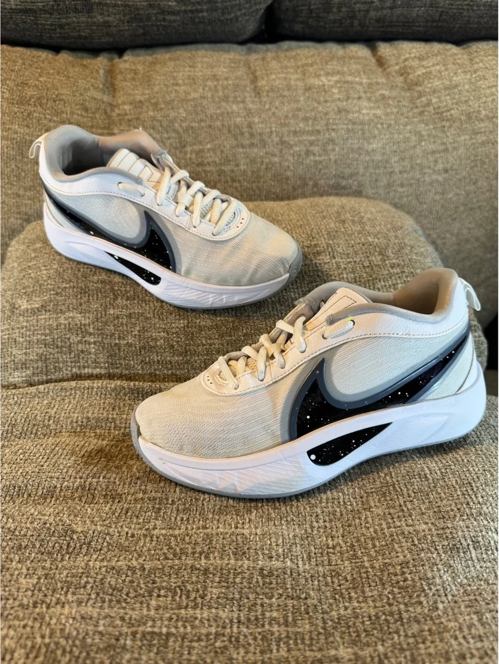 Nike Giannis Freak 6 GS Basketball Shoes White Black FQ7378-101 Size 3Y